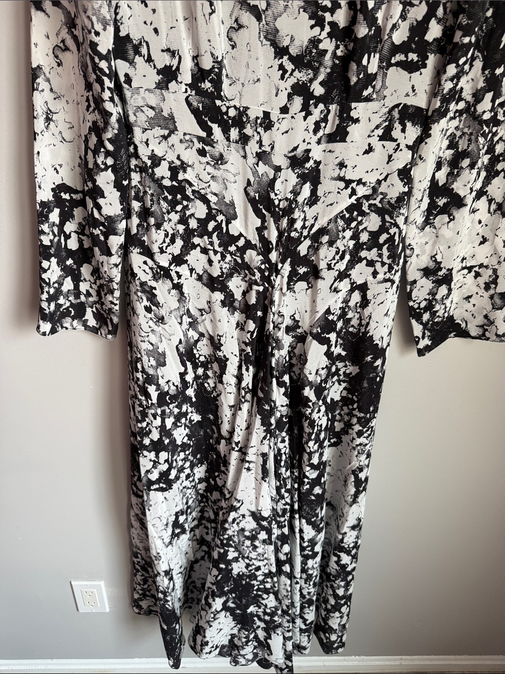 Raey Long Sleeve Printed Silk Maxi Dress 8 - Picture 6 of 8
